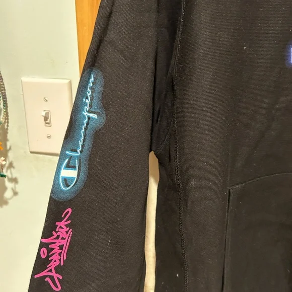 Champion NWT shine bright hoodie by artist Adam Fu - Picture 6 of 7